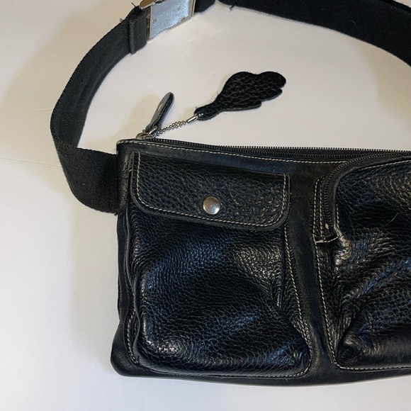 Roots Canada Vintage Black Pebbled Leather Fanny Pack - Picture 4 of 14